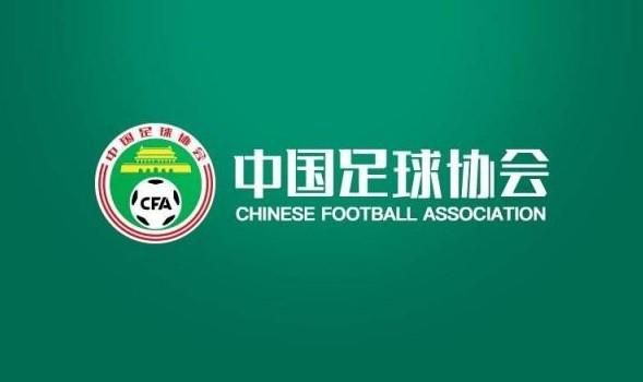 ”另一边，郭靖与大汗对于“英雄”的不同解读同样值得深思。